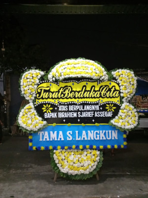 Papan Bunga Duka di Lembah Bawang