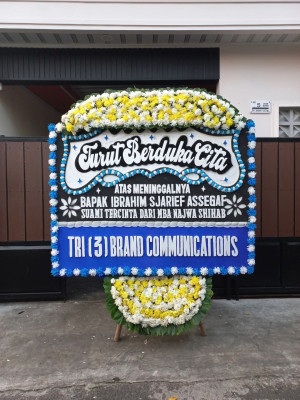Papan Bunga Duka di Lembah Bawang